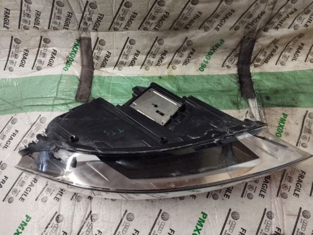 bontott AUDI Q7 Bal Xenon Fényszóró