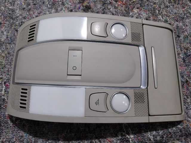 bontott AUDI Q7 Beltér Világítás Első