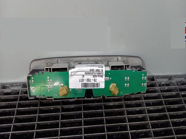 bontott AUDI Q7 Beltér Világítás Első