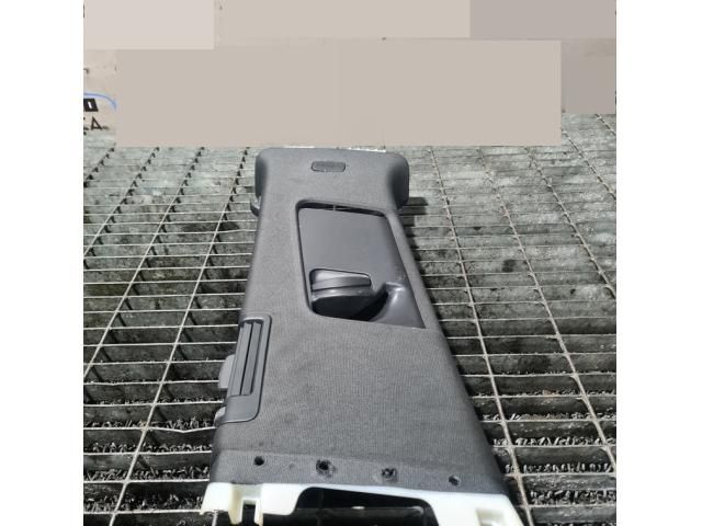 bontott AUDI Q7 Biztonsági Öv Magasság Állító