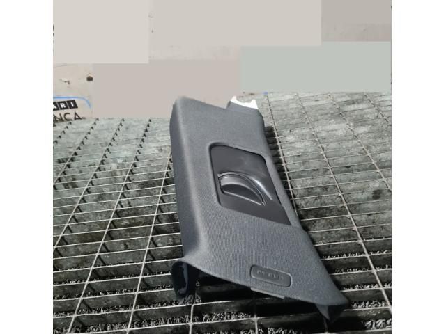 bontott AUDI Q7 Biztonsági Öv Magasság Állító