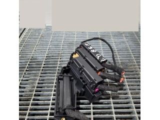 bontott AUDI Q7 Biztosítéktábla Utastér