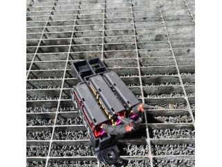 bontott AUDI Q7 Biztosítéktábla Utastér