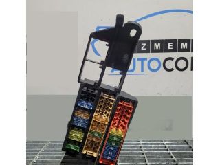 bontott AUDI Q7 Biztosítéktábla Utastér