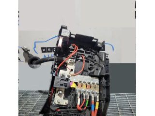 bontott AUDI Q7 Biztosítéktábla Utastér