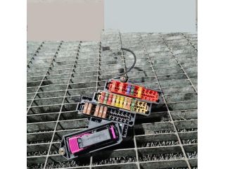 bontott AUDI Q7 Biztosítéktábla Utastér