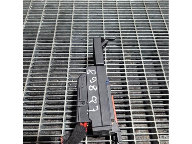 bontott AUDI Q7 Biztosítéktábla Utastér