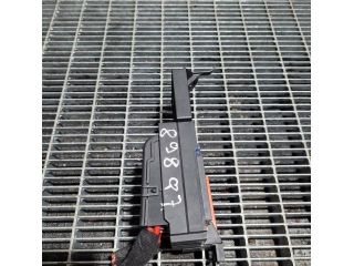 bontott AUDI Q7 Biztosítéktábla Utastér