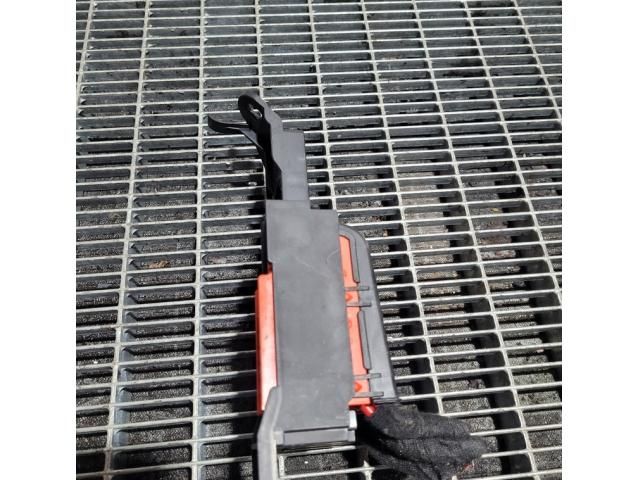 bontott AUDI Q7 Biztosítéktábla Utastér