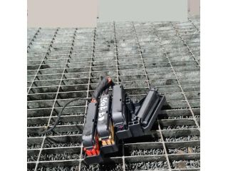 bontott AUDI Q7 Biztosítéktábla Utastér