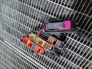 bontott AUDI Q7 Biztosítéktábla Utastér