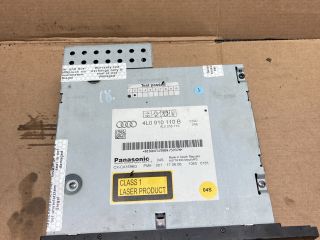 bontott AUDI Q7 CD / DVD Tár