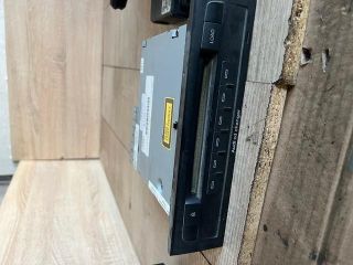 bontott AUDI Q7 CD / DVD Tár