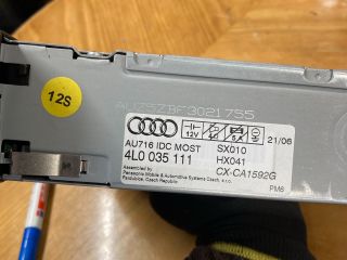 bontott AUDI Q7 CD / DVD Tár