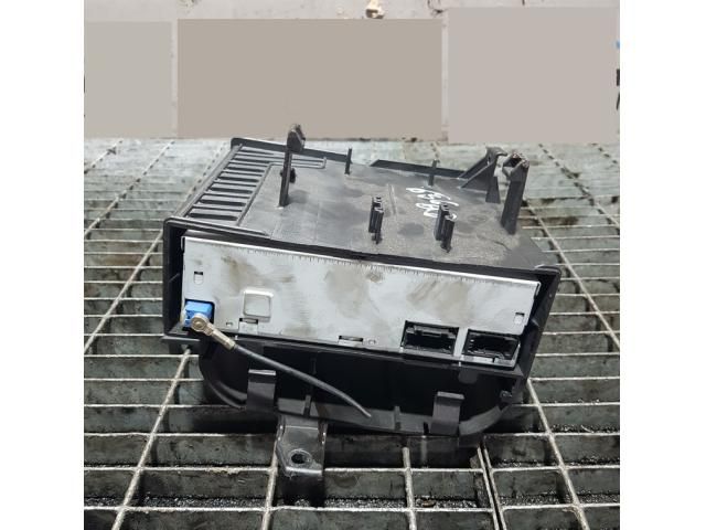 bontott AUDI Q7 CD / DVD Tár