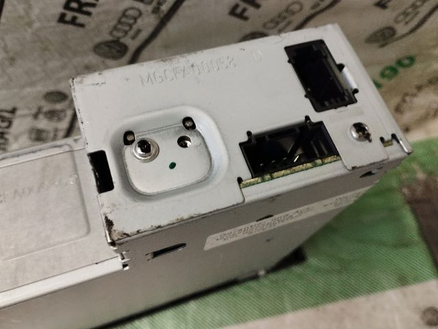 bontott AUDI Q7 CD / DVD Tár