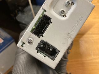 bontott AUDI Q7 CD / DVD Tár