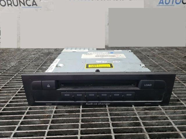 bontott AUDI Q7 CD / DVD Tár