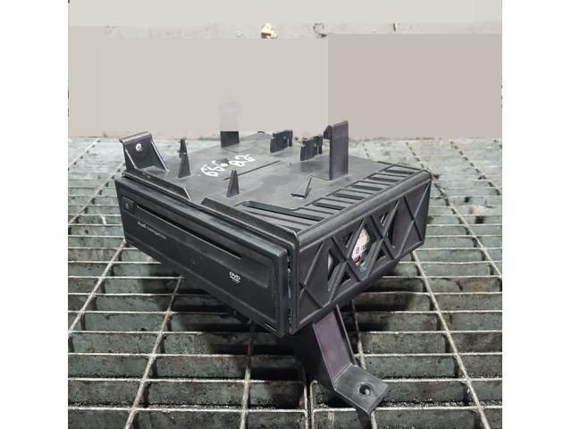 bontott AUDI Q7 CD / DVD Tár