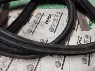 bontott AUDI Q7 Csomagtérajtó Gumikéder