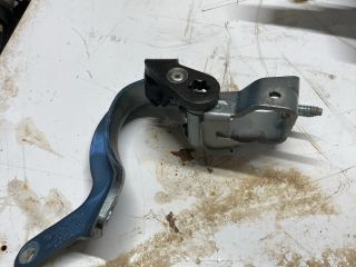 bontott AUDI Q7 Csomagtérajtó Jobb Zsanér