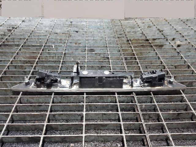 bontott AUDI Q7 Csomagtérajtó Kilincs