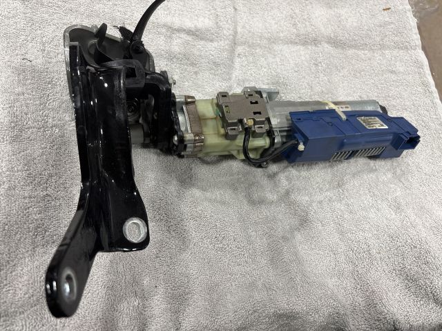 bontott AUDI Q7 Csomagtérajtó Motor