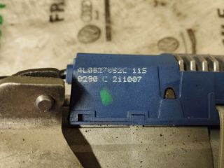 bontott AUDI Q7 Csomagtérajtó Motor