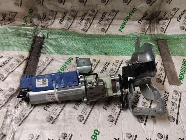 bontott AUDI Q7 Csomagtérajtó Motor