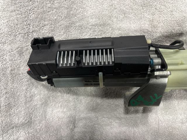 bontott AUDI Q7 Csomagtérajtó Motor