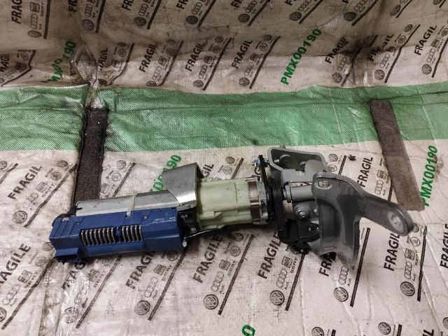 bontott AUDI Q7 Csomagtérajtó Motor