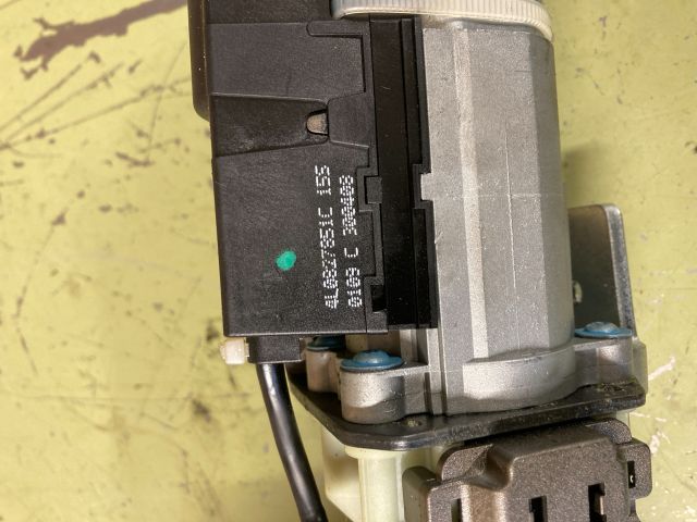 bontott AUDI Q7 Csomagtérajtó Motor