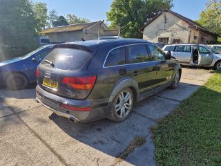 bontott AUDI Q7 Csomagtérajtó (Részeivel)