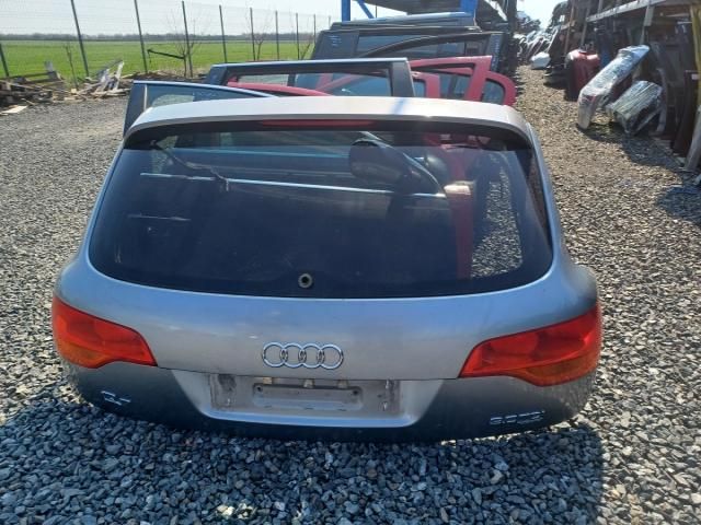 bontott AUDI Q7 Csomagtérajtó (Üres lemez)