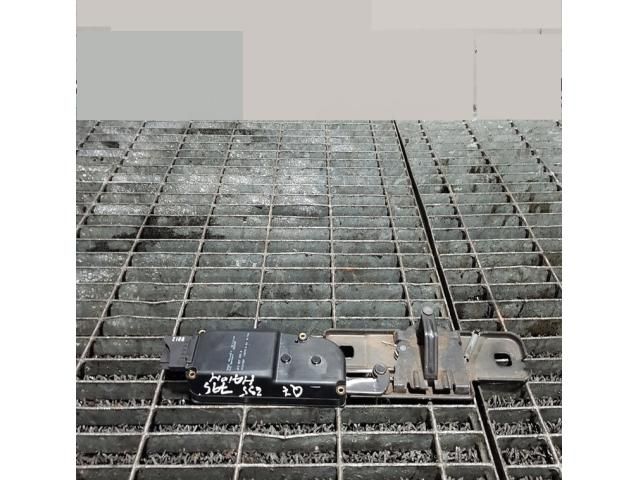 bontott AUDI Q7 Csomagtérajtó Zárszerkezet