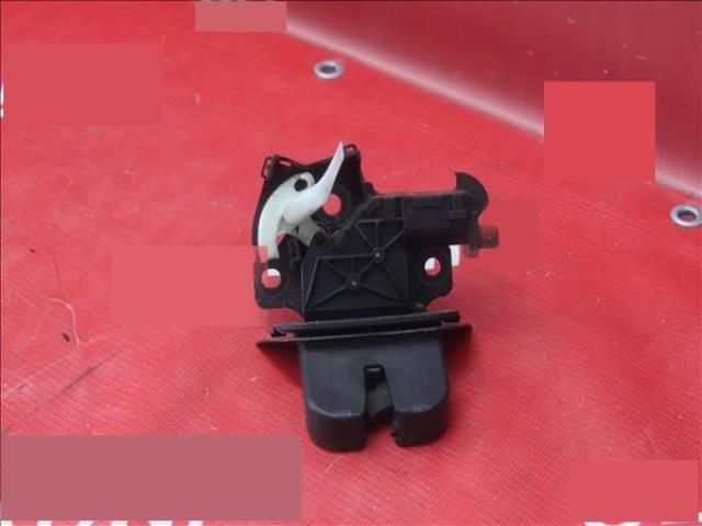 bontott AUDI Q7 Csomagtérajtó Zárszerkezet