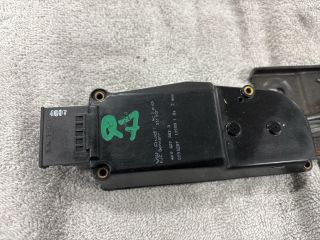 bontott AUDI Q7 Csomagtérajtó Zárszerkezet