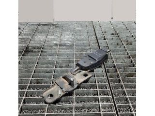 bontott AUDI Q7 Csomagtérajtó Zárszerkezet