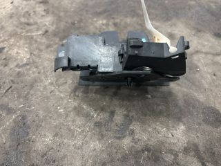 bontott AUDI Q7 Csomagtérajtó Zárszerkezet