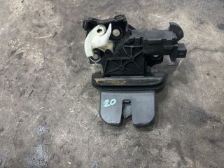 bontott AUDI Q7 Csomagtérajtó Zárszerkezet