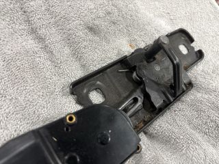 bontott AUDI Q7 Csomagtérajtó Zárszerkezet