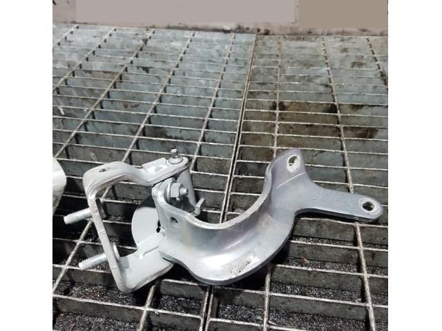 bontott AUDI Q7 Csomagtérajtó Zsanér