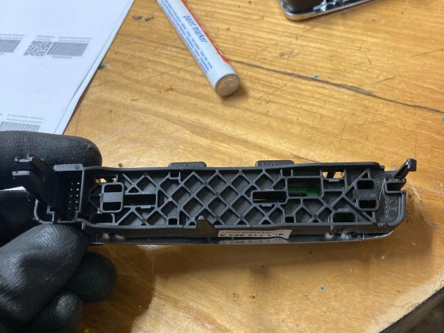 bontott AUDI Q7 Elektronika (Magában)