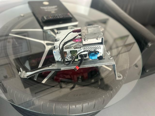 bontott AUDI Q7 Elektronika (Magában)