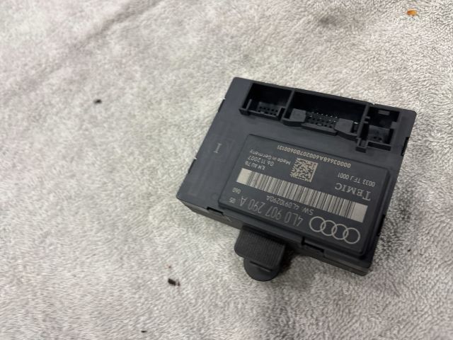 bontott AUDI Q7 Elektronika (Magában)