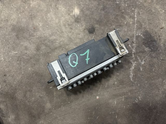 bontott AUDI Q7 Előtét Ellenállás Fűtőmotor