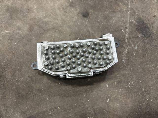 bontott AUDI Q7 Előtét Ellenállás Fűtőmotor