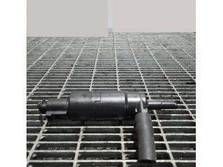 bontott AUDI Q7 Első Ablakmosó Szivattyú