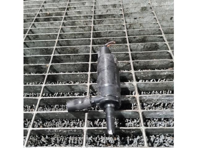 bontott AUDI Q7 Első Ablakmosó Szivattyú