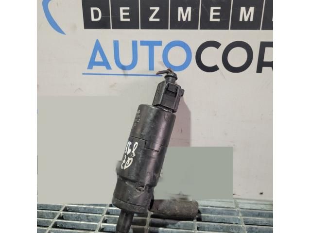 bontott AUDI Q7 Első Ablakmosó Szivattyú